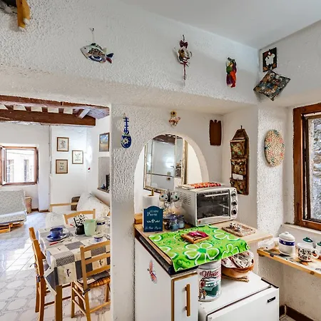 Apt In Medieval Village Silence Path - Happy Апартаменты *